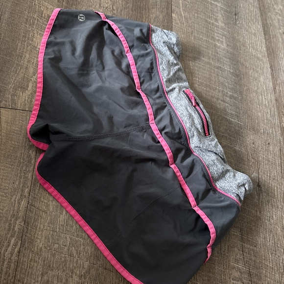 Lululemon speed up shorts - Picture 2 of 3